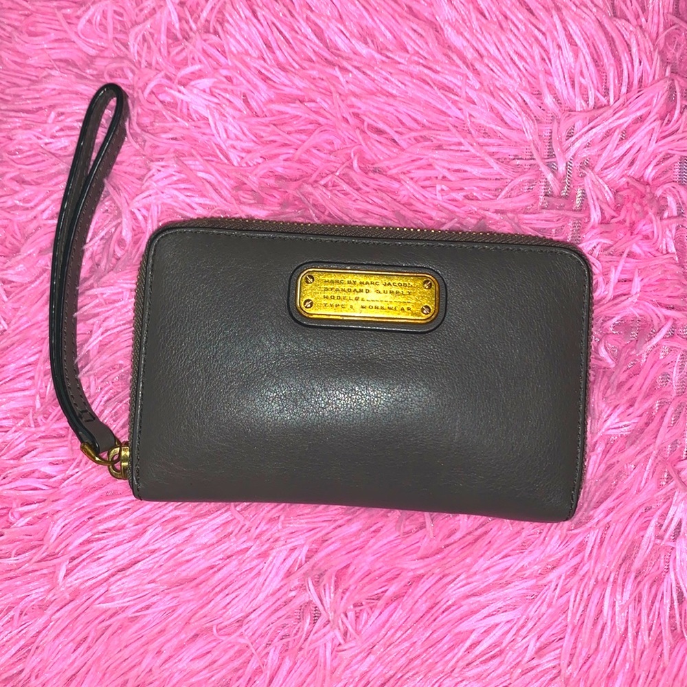 Marc Jacobs Gray Leather Wristlet Wallet